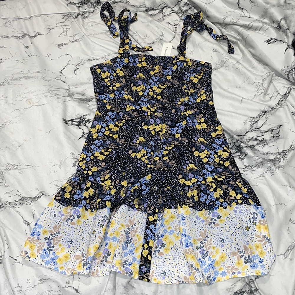 NWT Francesca’s Navy & Yellow Floral Sundress
